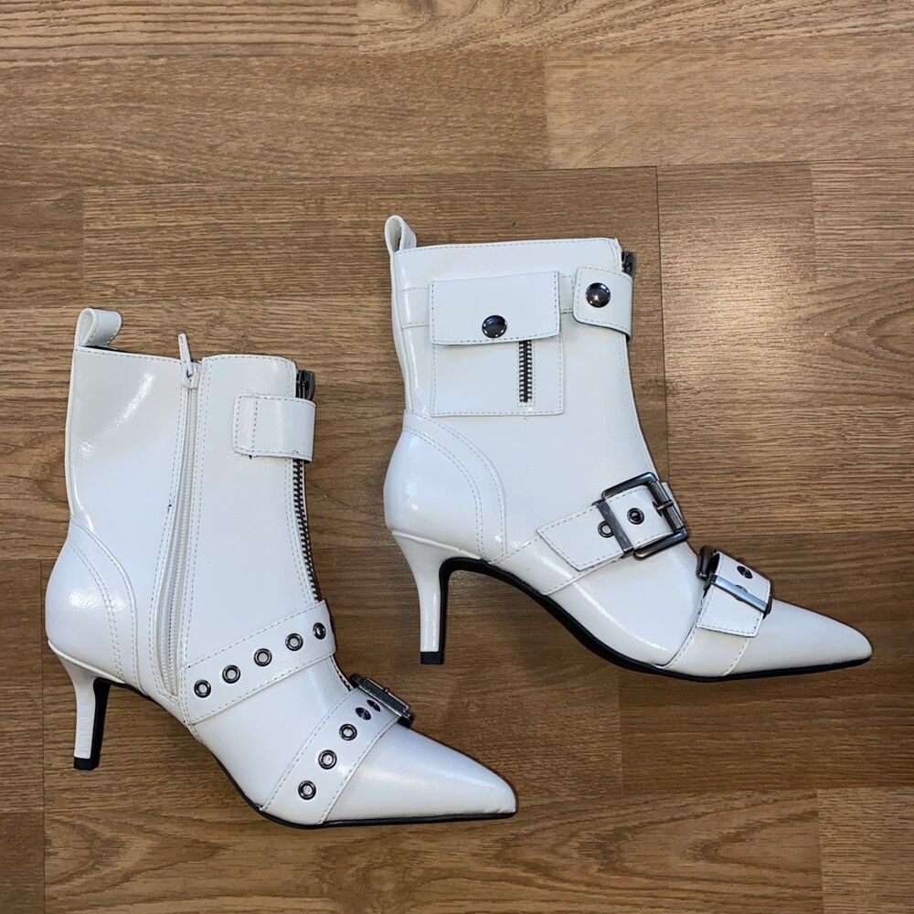 Wild Pair Womens Moonbeam Buckle Booties Size 5M White - Picture 5 of 10